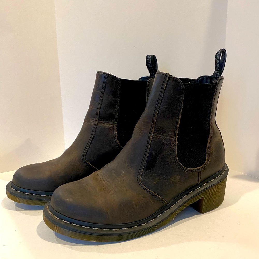 Doc Marten leather Chelsea boot, size 9.
